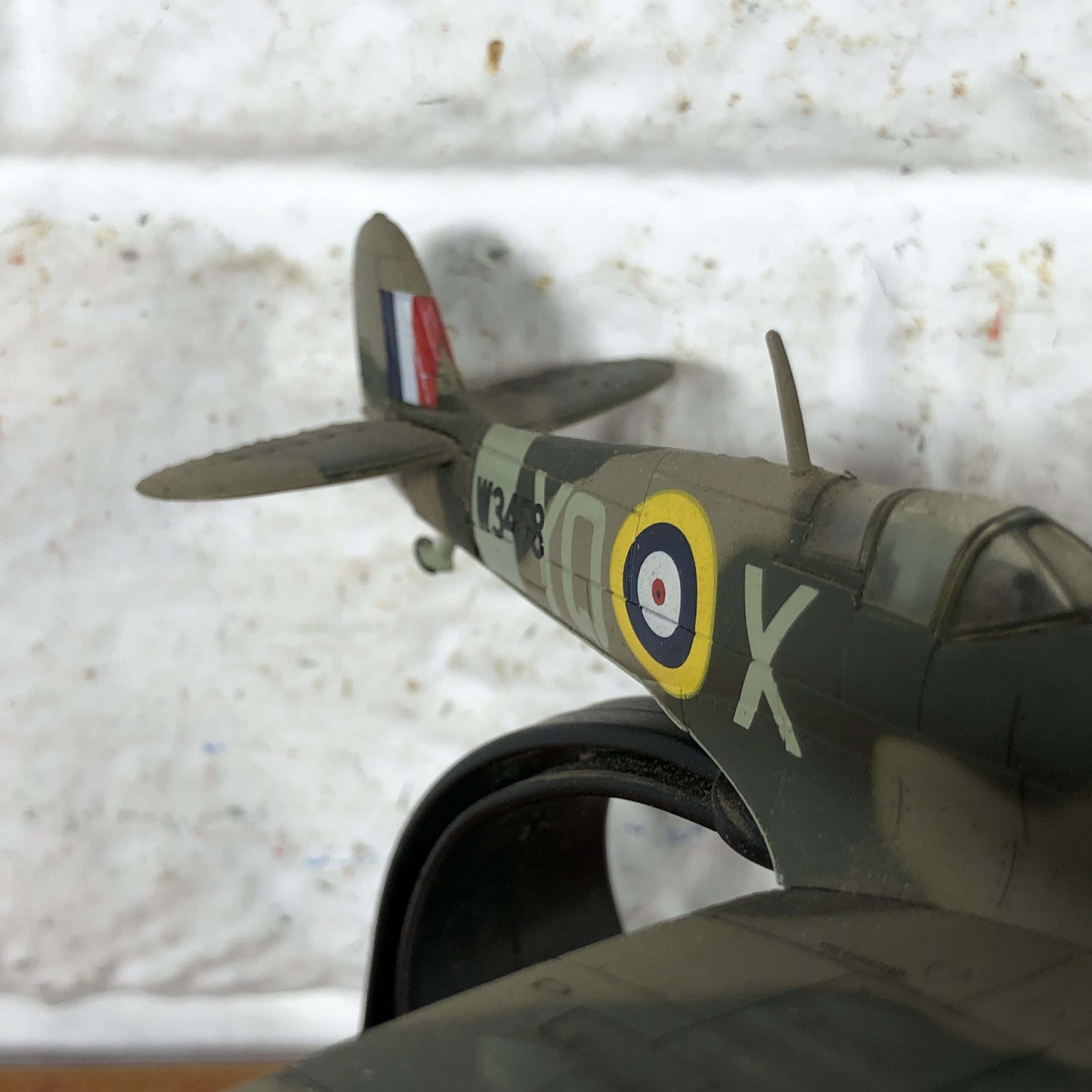 United Kingdom 1941 Supermarine Spitfire Mk Vb Aircraft Model (1:72) - Image 3