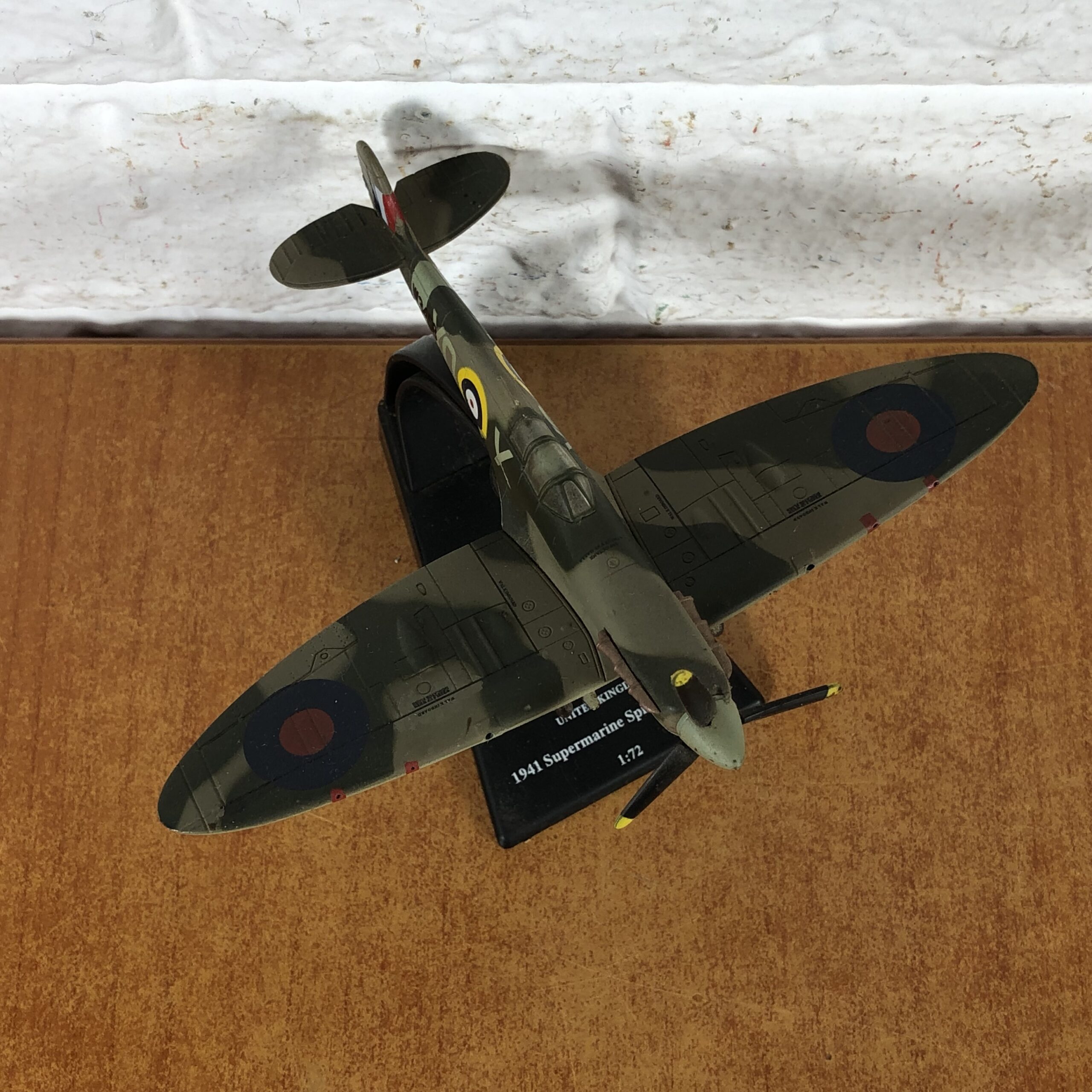 United Kingdom 1941 Supermarine Spitfire Mk Vb Aircraft Model (1:72) - Image 5
