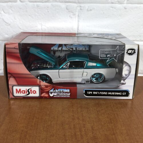 1967 Ford Mustang GT (1:24)