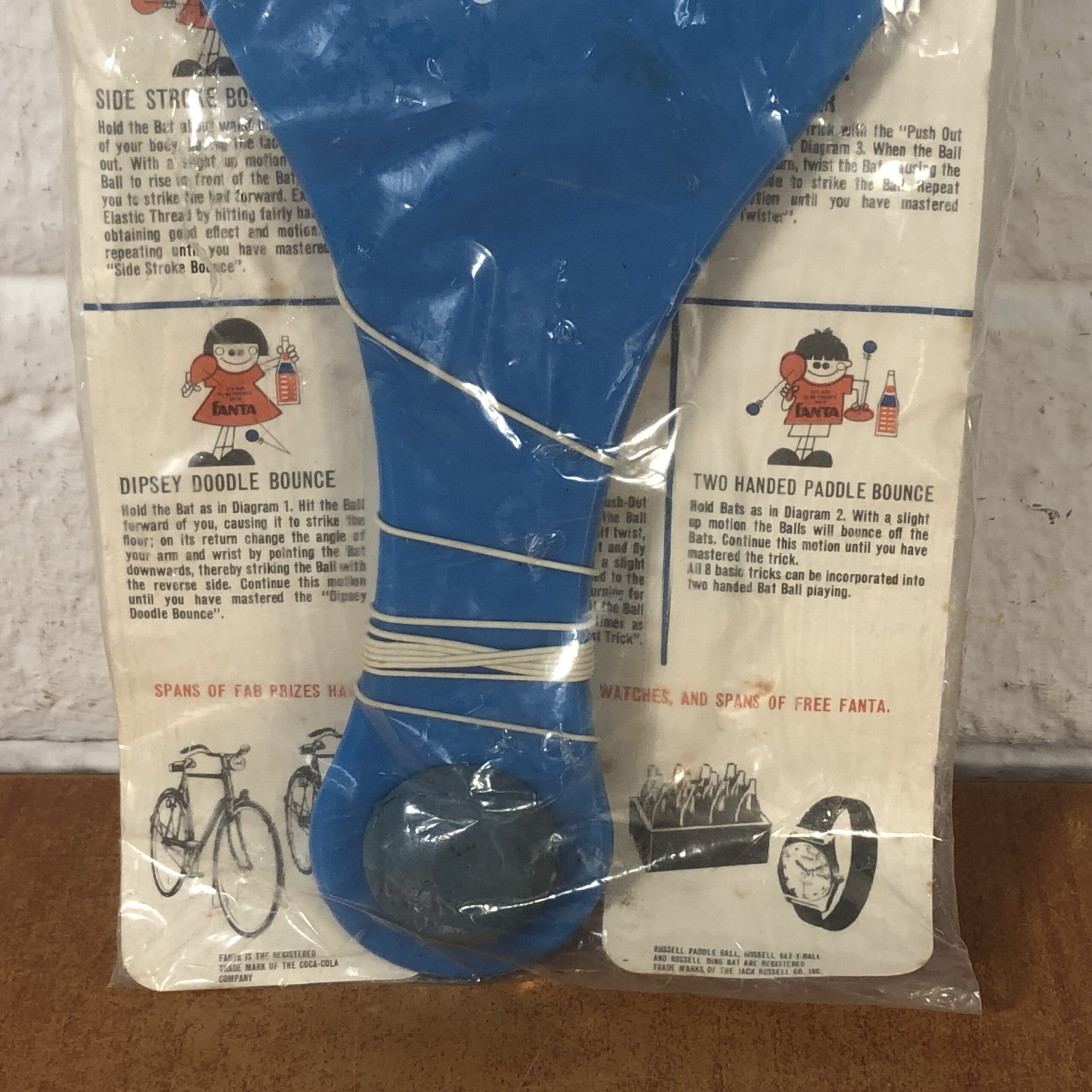 Vintage Fanta Ding-Bat in Original Packaging - Image 6