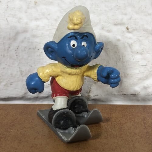Peyo Skier Smurf Figurine (Super Smurf Series)