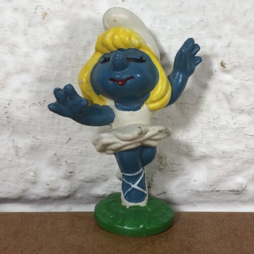 1978 Peyo Ballerina Smurfette Figurine (Made in Hong Kong)