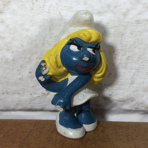 Bully Smurfette Figurine