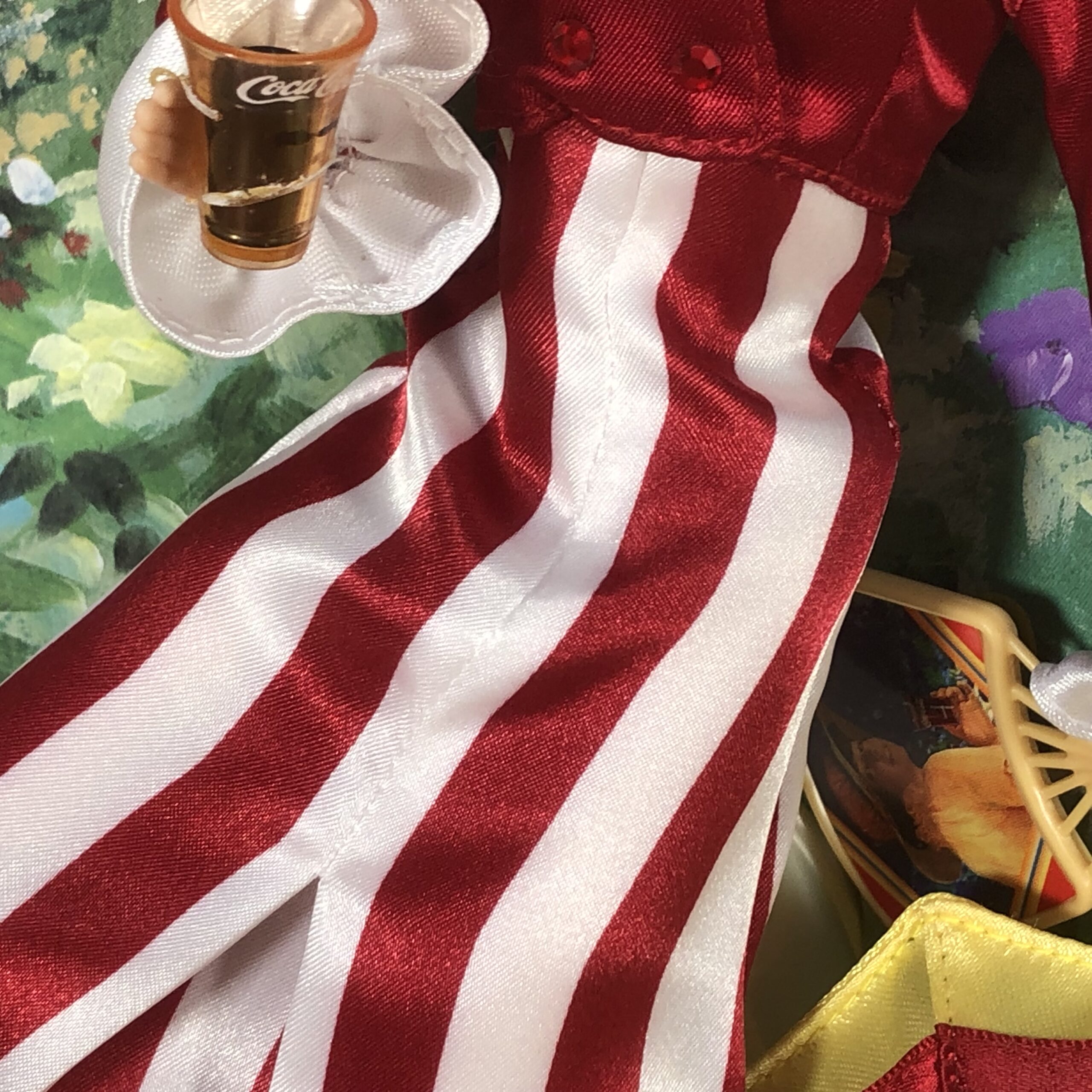 1997 Coca Cola 'After the Walk' Barbie Doll (Fashion Classic Series) - Image 6