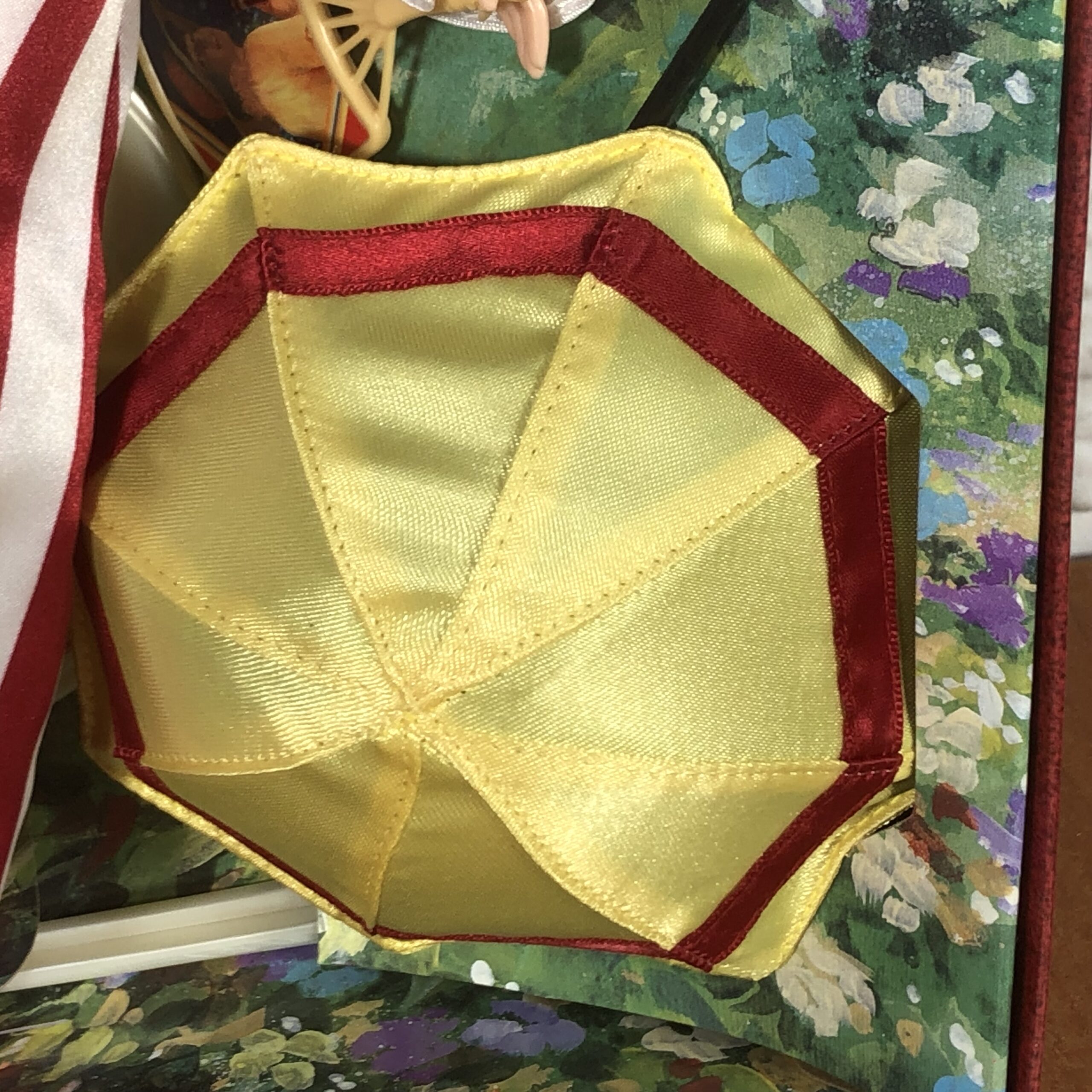 1997 Coca Cola 'After the Walk' Barbie Doll (Fashion Classic Series) - Image 9