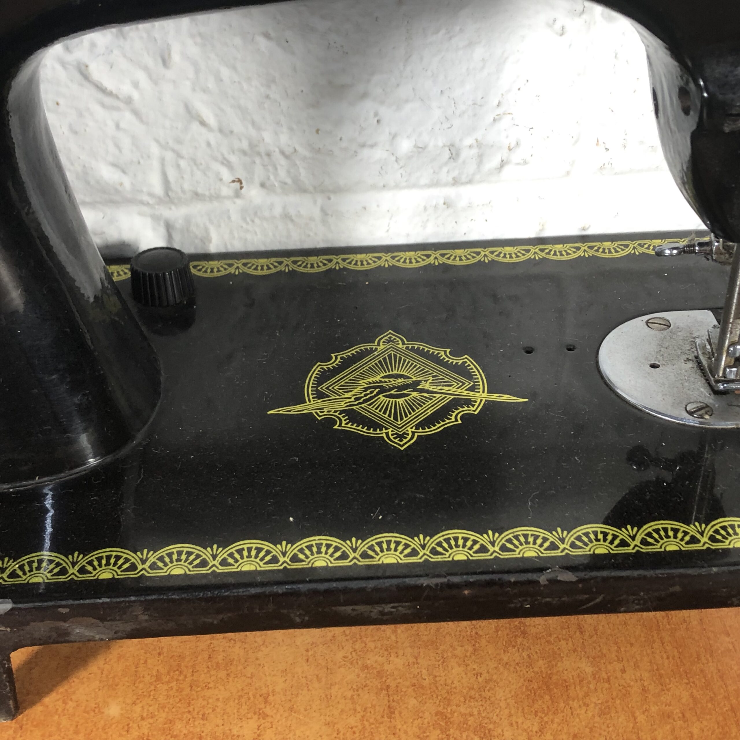 Vintage Singer Sewing Machine - Image 6