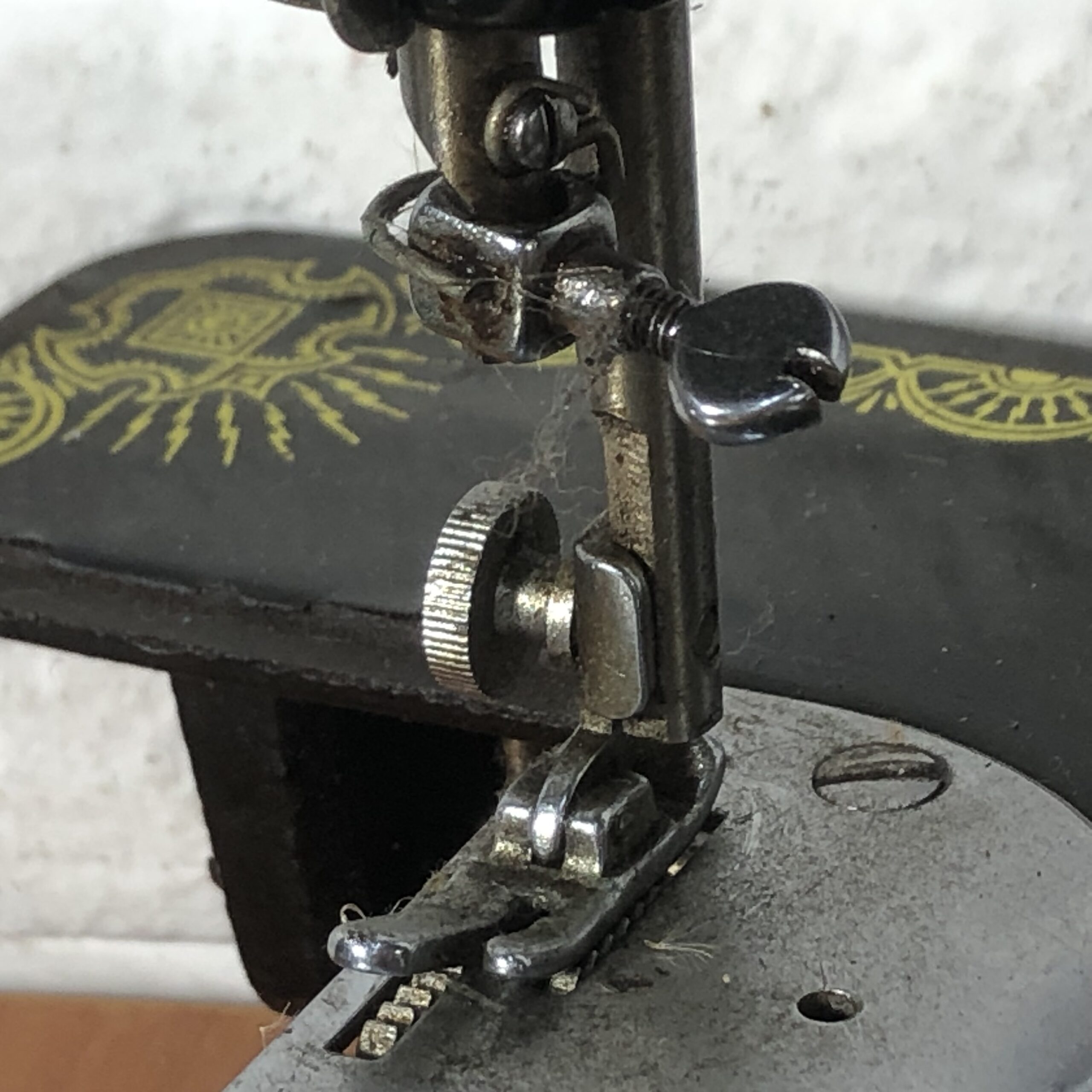 Vintage Singer Sewing Machine - Image 9