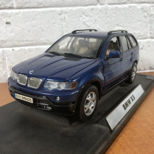 BMW X5 (1:18)