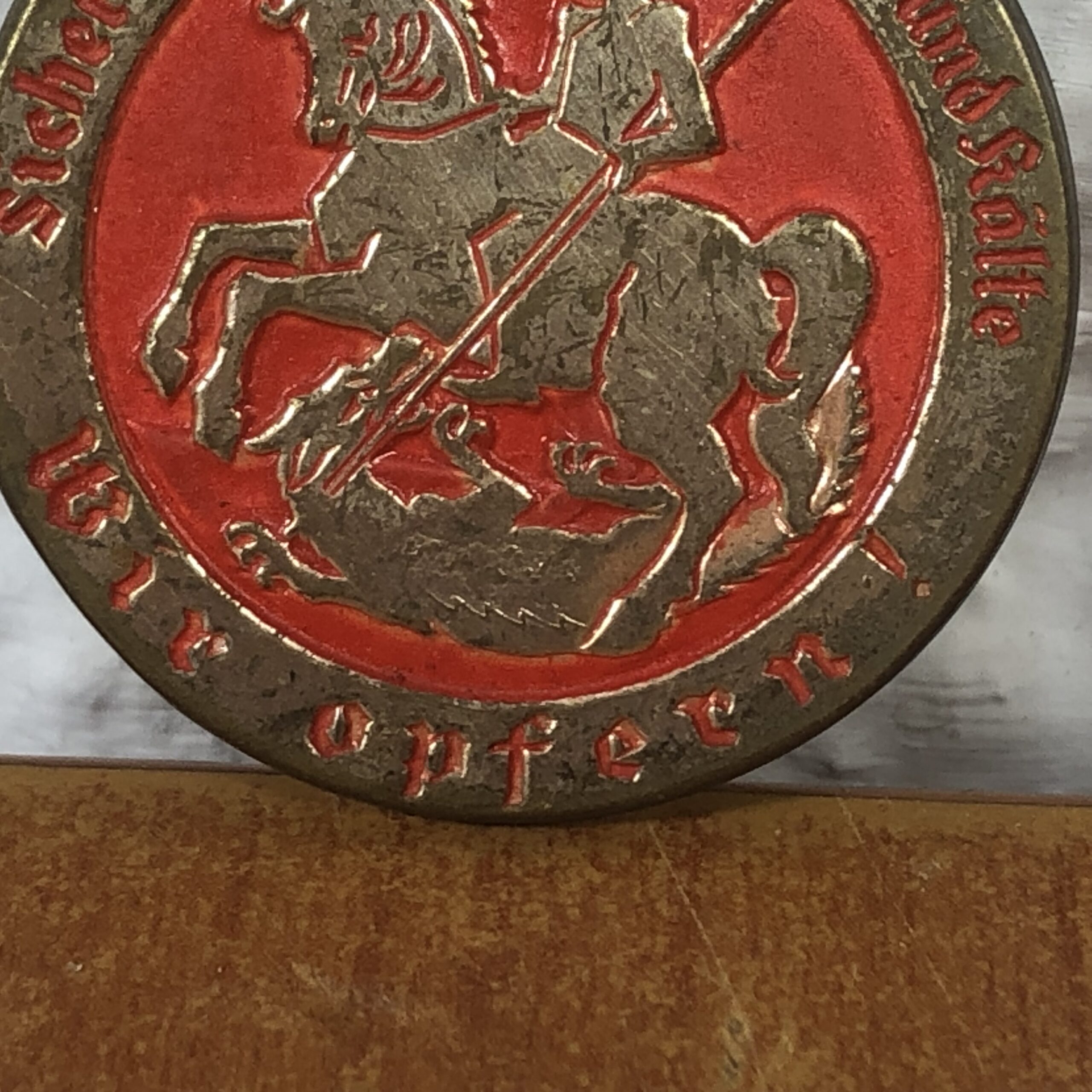 Vintage WW2 Era 1930s German Winterhilfswerk Donation Badge - Image 3