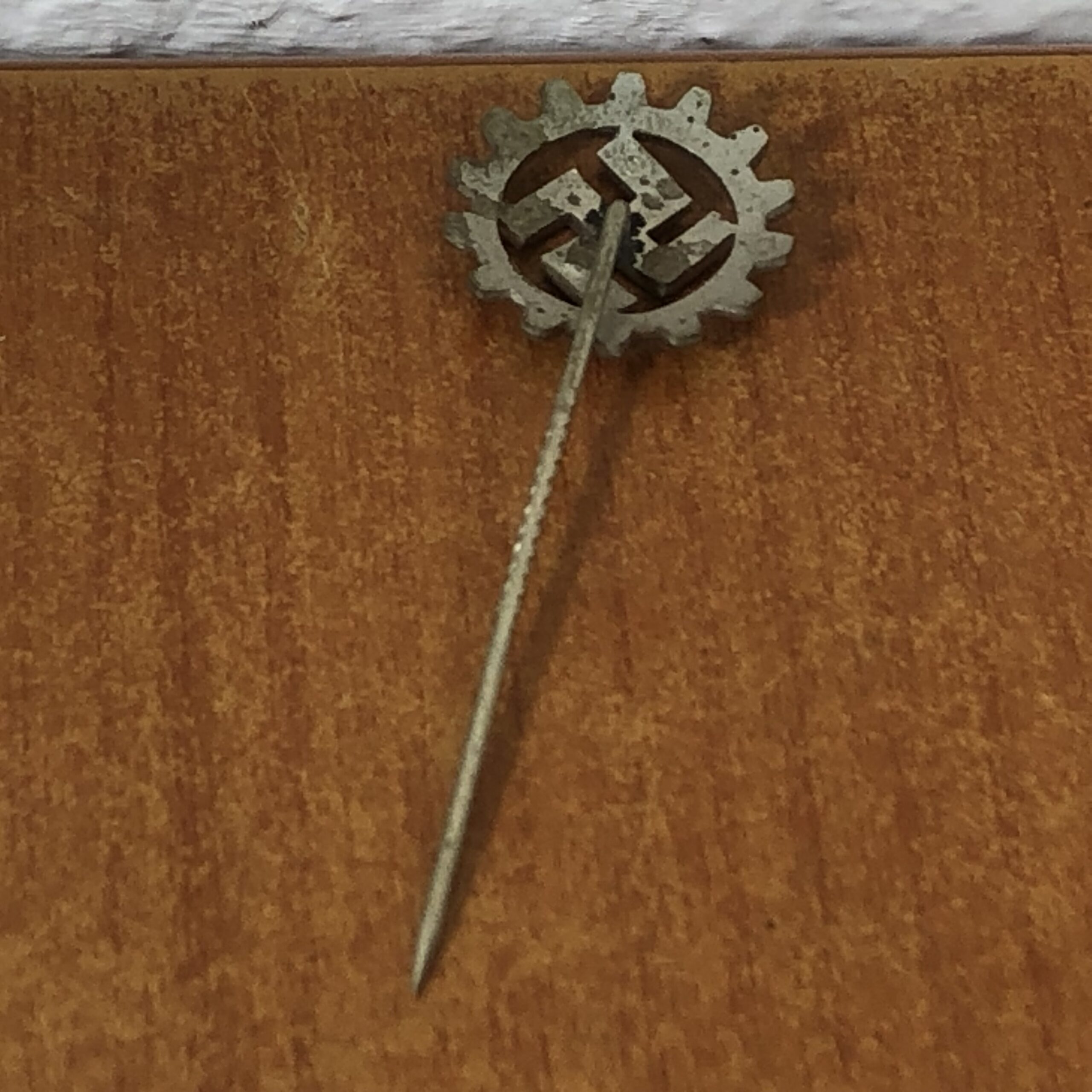 Vintage WW2 Era 1930s German Labour Front Member Badge - Image 3