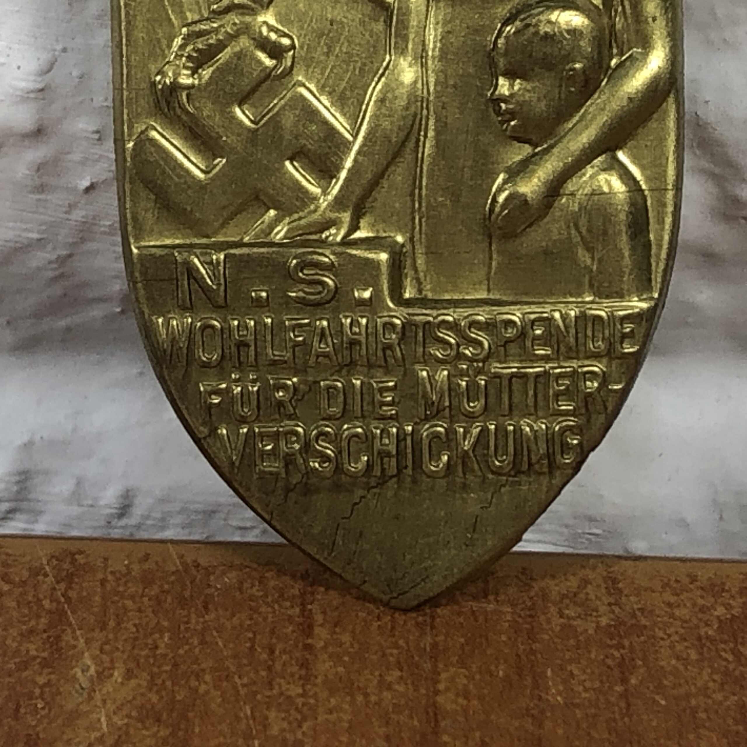 Vintage WW2 Era 1930s German Wohlfahrtsspende Donation Badge - Image 3