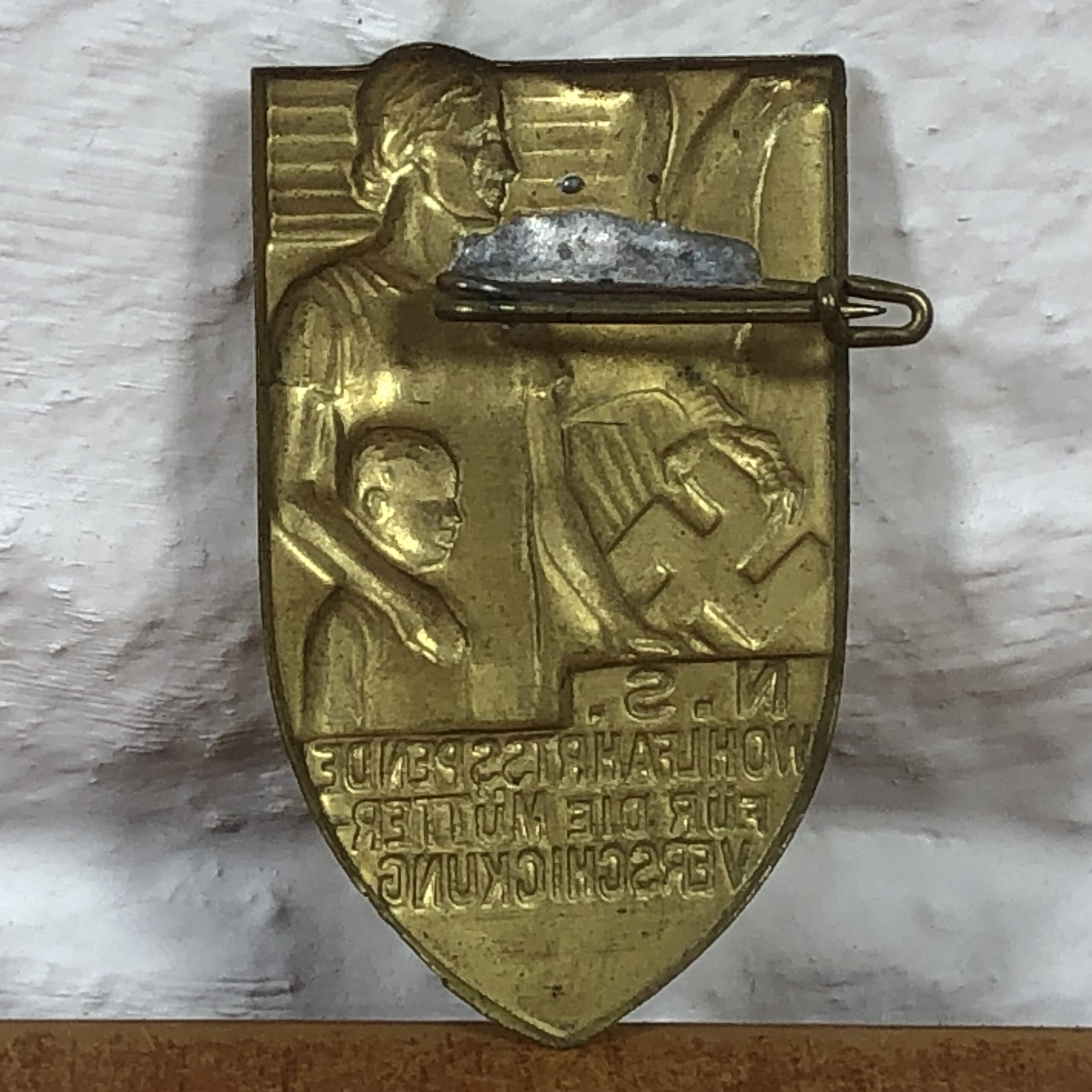Vintage WW2 Era 1930s German Wohlfahrtsspende Donation Badge - Image 4