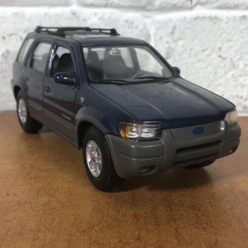 Ford Escape (1:24)