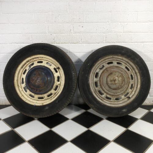 Vintage Classic Car Wheels & Tyres