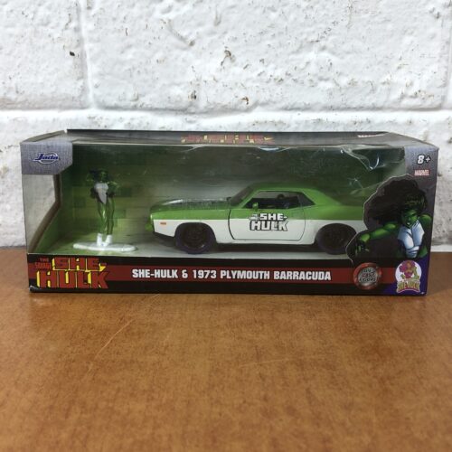 She-Hulk & 1973 Plymouth Barracuda (1:24)