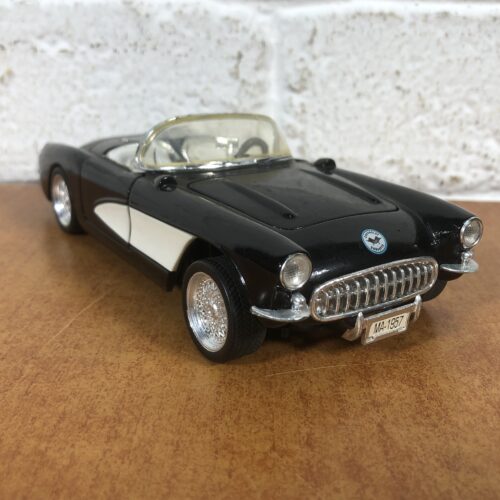 1956 Chevrolet Corvette C1 V8 (1:24)