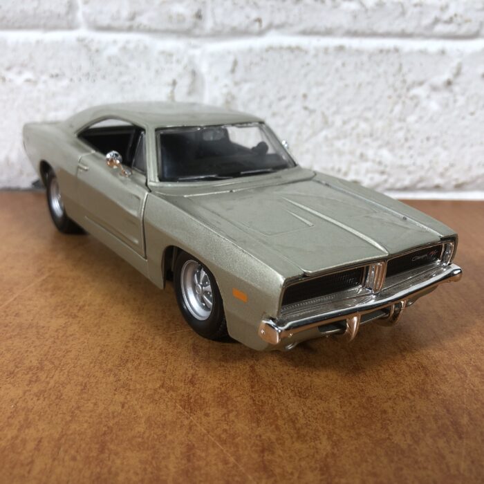 1969 Dodge Charger R/T Model (1:25)