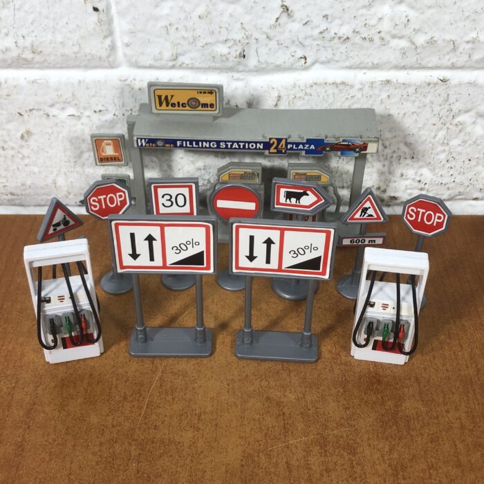 Miniature Road Signs & Fuel Station Models