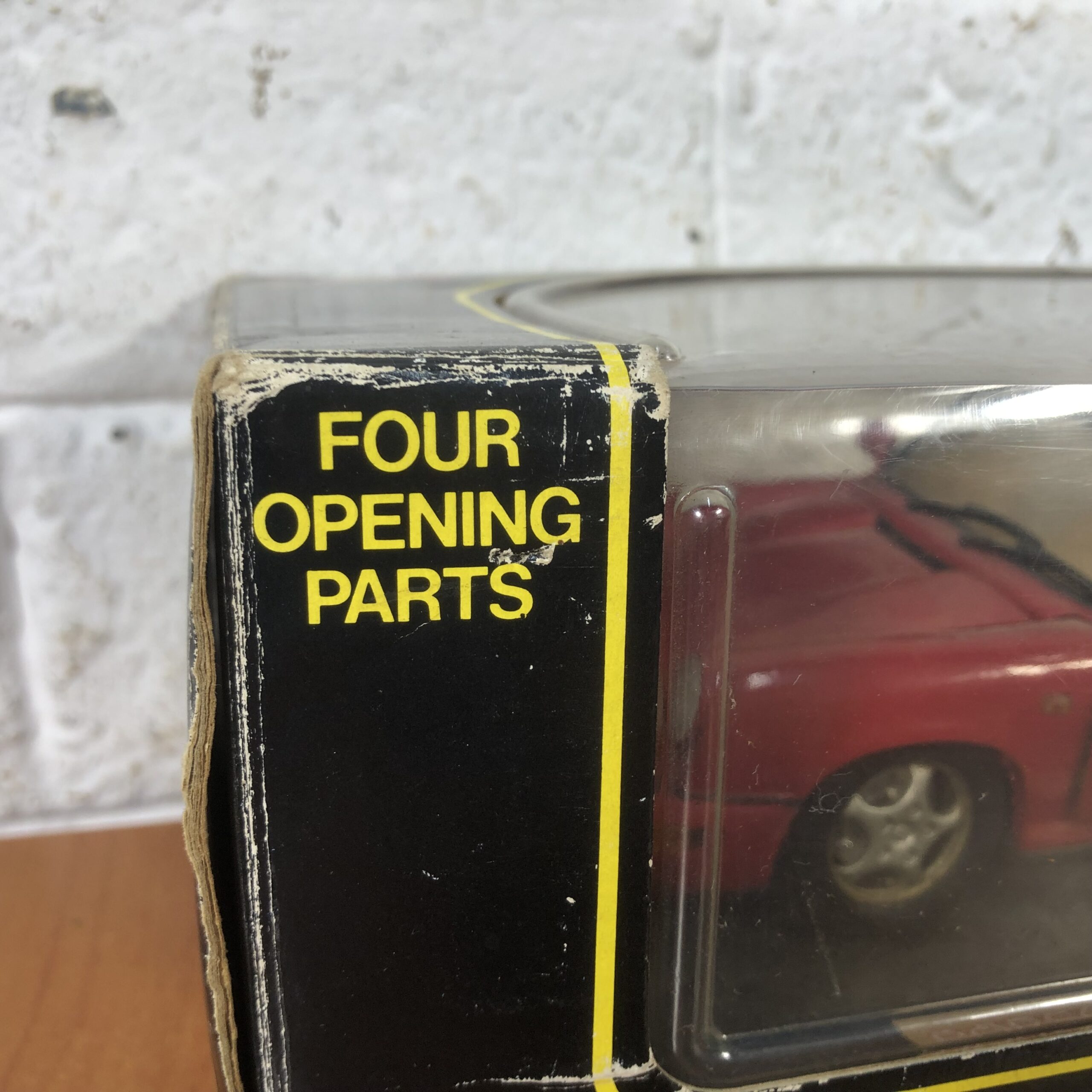 Porsche 911 Carrera 4 Cabriolet (1:18) - Image 3