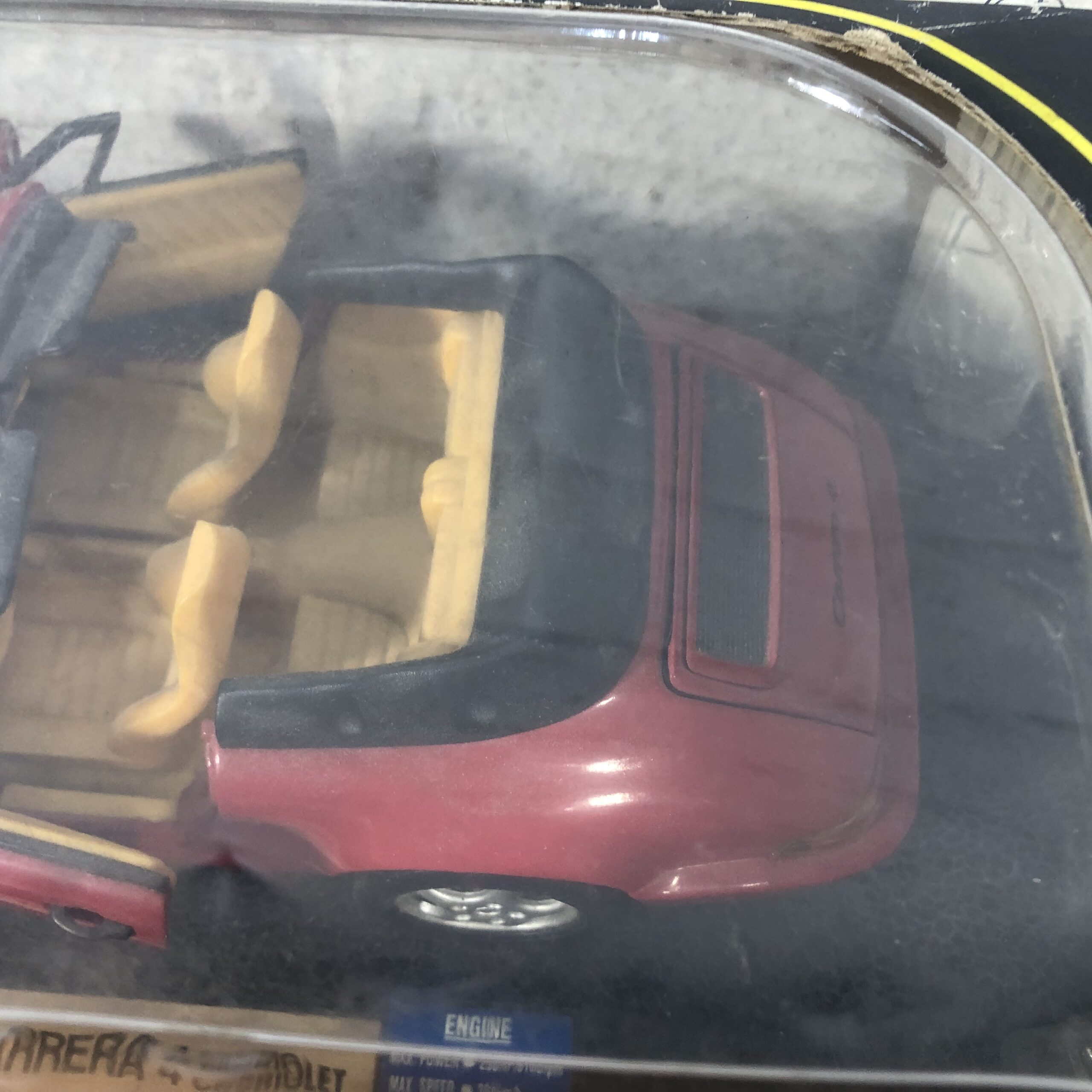 Porsche 911 Carrera 4 Cabriolet (1:18) - Image 7