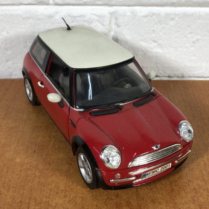 2001 Mini Cooper (1:18)