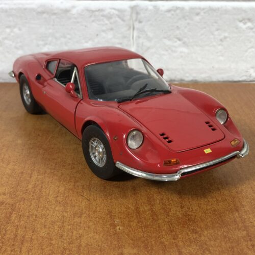 Ferrari Dino 246 GT (1:18)