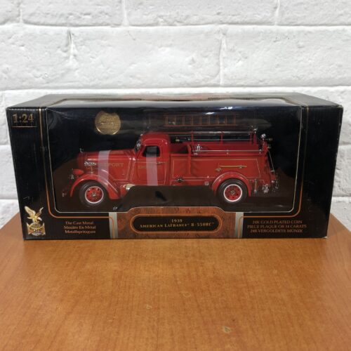 Road Signature 1939 American LaFrance B-550RC (1:24) ~ with Certificate of Authenticity