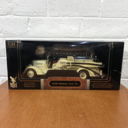 Road Signature 1938 Ahrens-Fox VC (1:24) ~ with Certificate of Authenticity