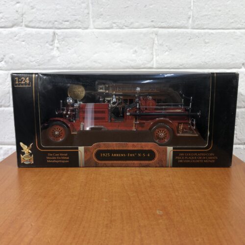 Road Signature 1925 Ahrens-Fox N-S-4 (1:24) ~ with Certificate of Authenticity