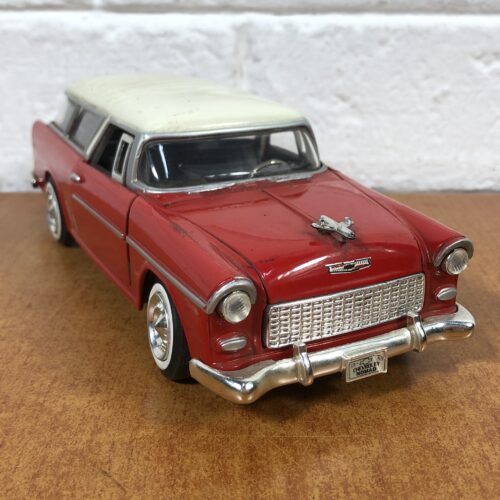 1955 Chevrolet Bel Air Nomad (1:24)
