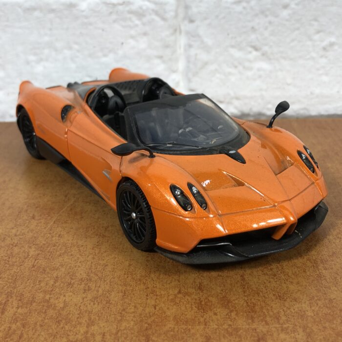 2018 Pagani Huayra Roadster (1:24)