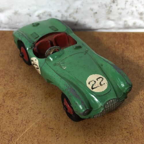 Dinky Toys ~ Aston Martin (Made in England)