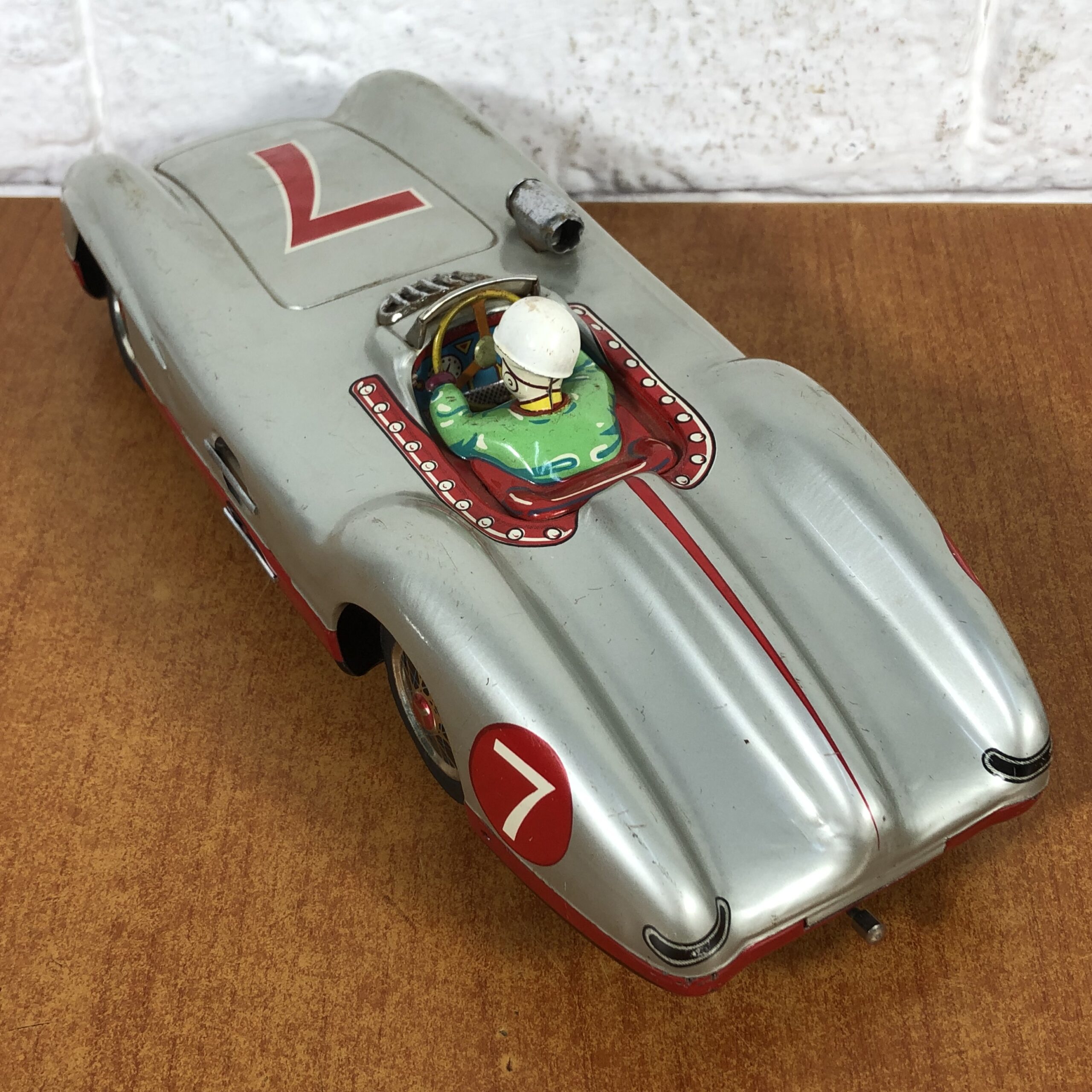 Vintage Mercedes-Benz "Silver Arrow" Battery-Operated Tin Toy (Made in Japan) - Image 7