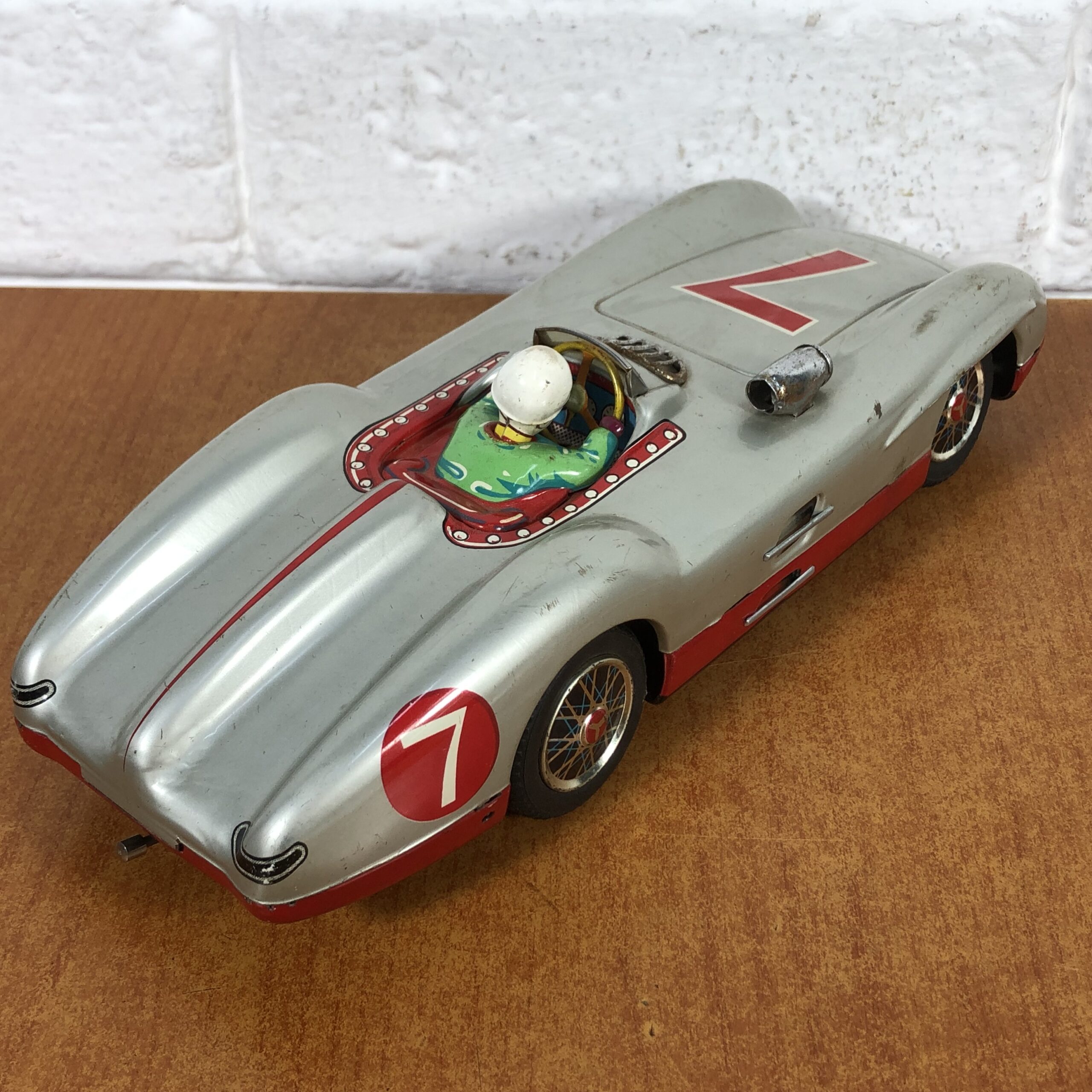 Vintage Mercedes-Benz "Silver Arrow" Battery-Operated Tin Toy (Made in Japan) - Image 10