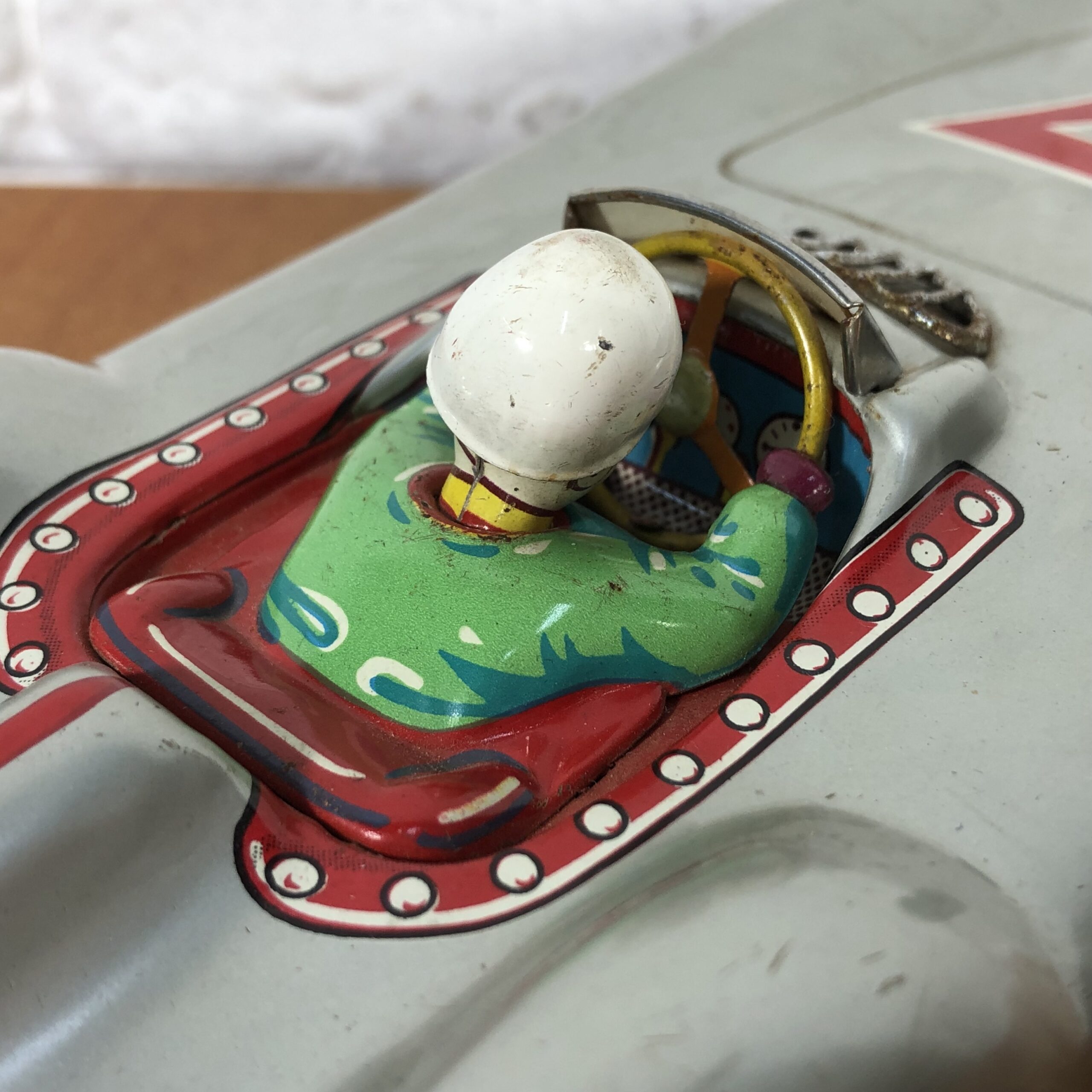 Vintage Mercedes-Benz "Silver Arrow" Battery-Operated Tin Toy (Made in Japan) - Image 11