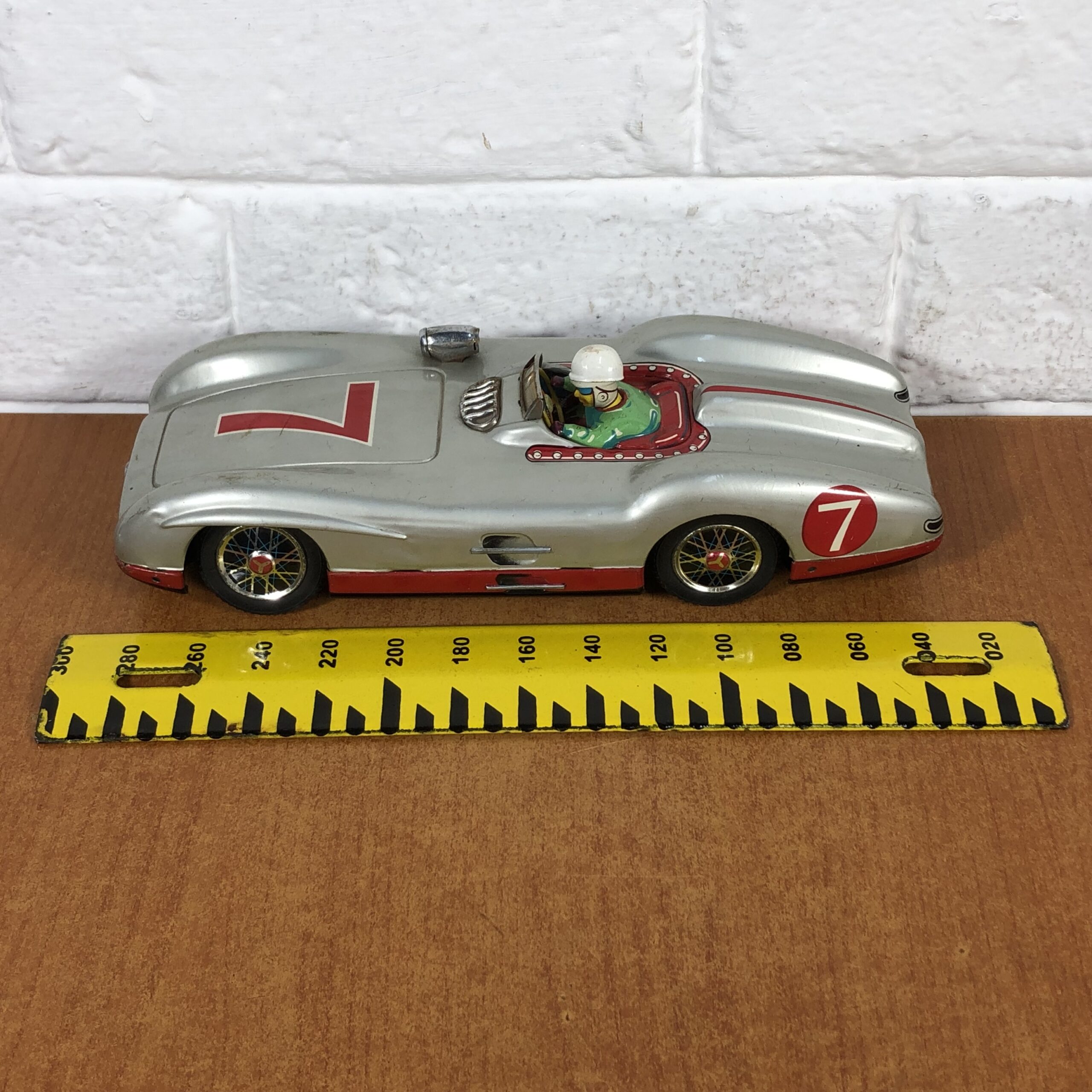 Vintage Mercedes-Benz "Silver Arrow" Battery-Operated Tin Toy (Made in Japan) - Image 15