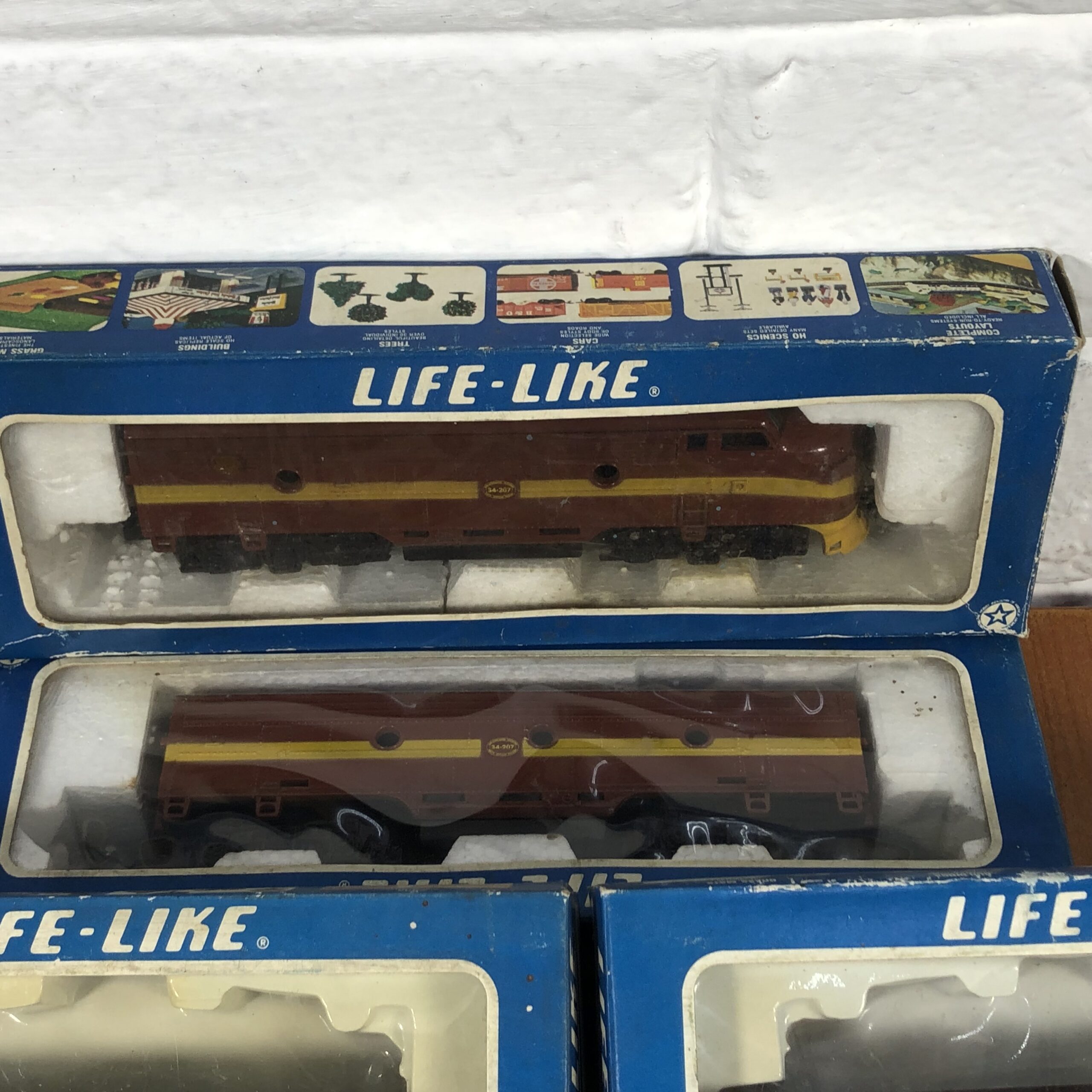 Collection of Vintage Life-Like Model Trains (Made in Hong Kong) - Image 4