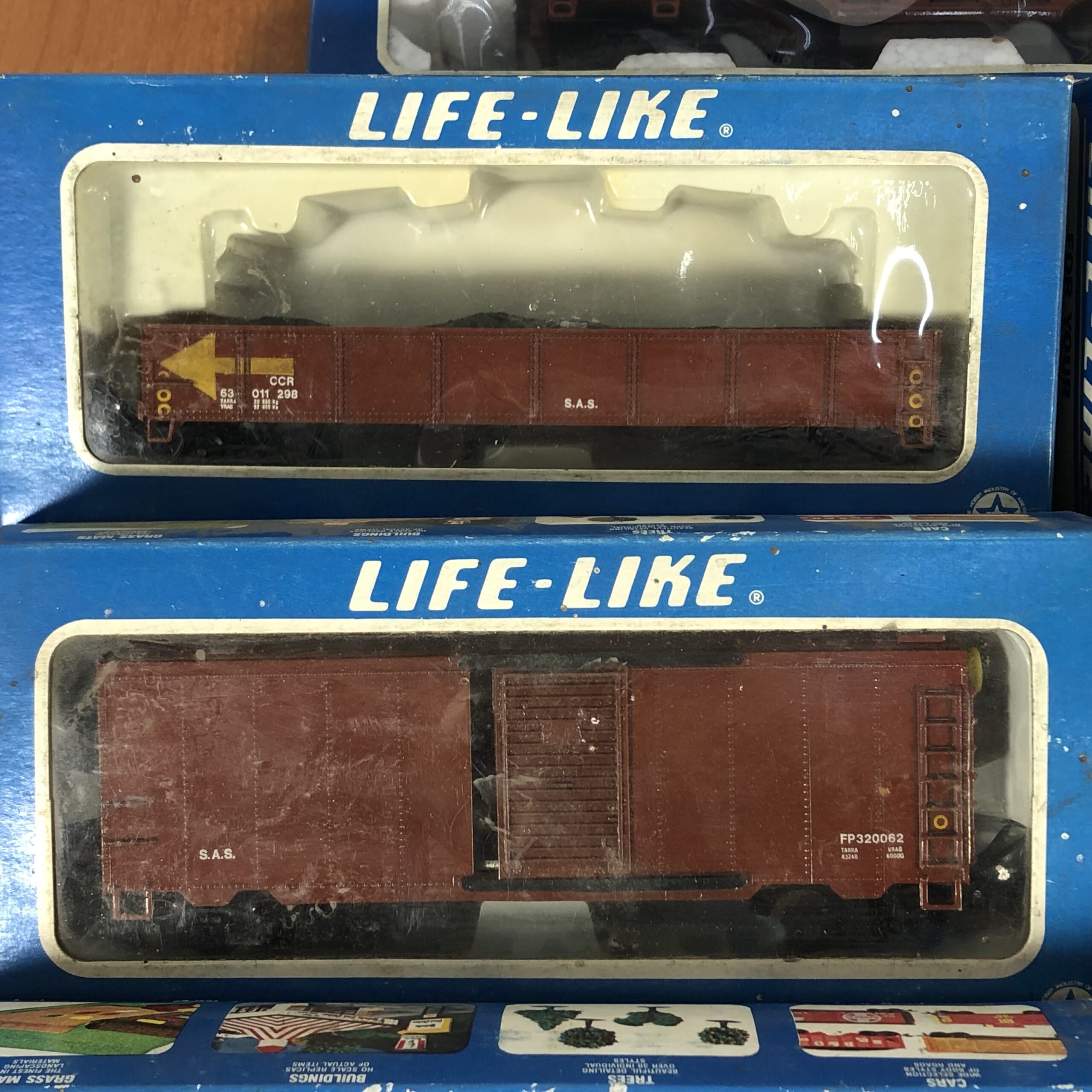 Collection of Vintage Life-Like Model Trains (Made in Hong Kong) - Image 2