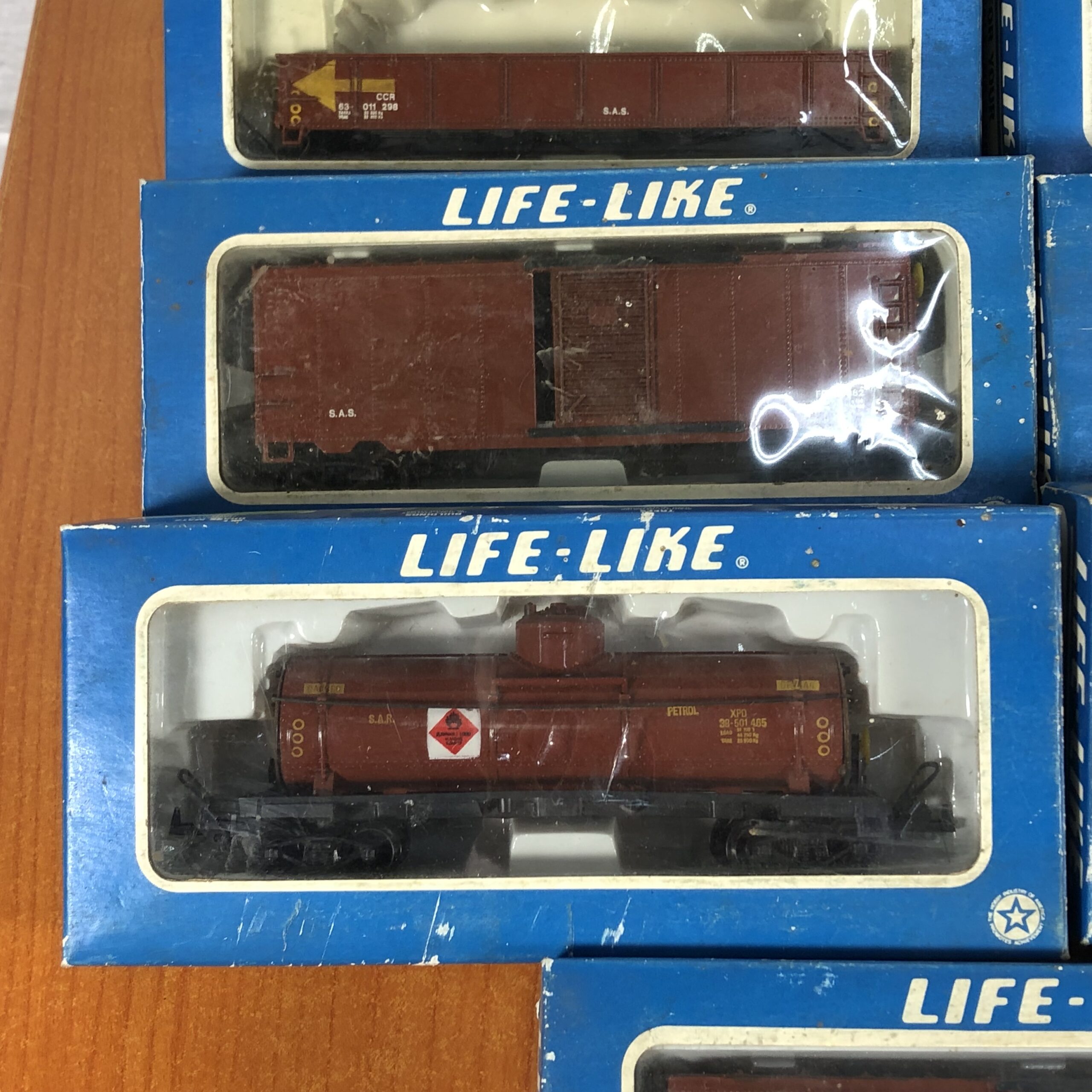 Collection of Vintage Life-Like Model Trains (Made in Hong Kong) - Image 5