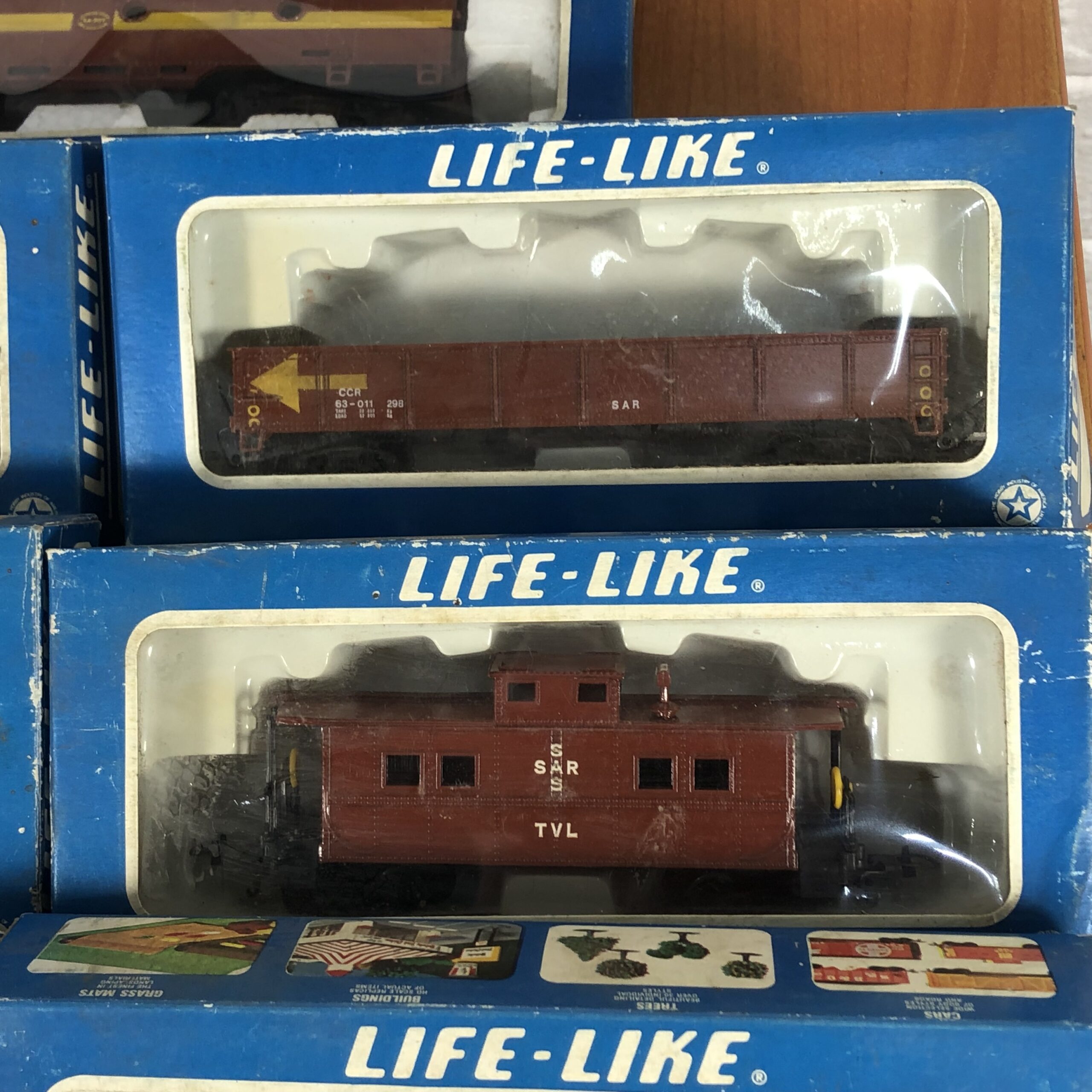 Collection of Vintage Life-Like Model Trains (Made in Hong Kong) - Image 3