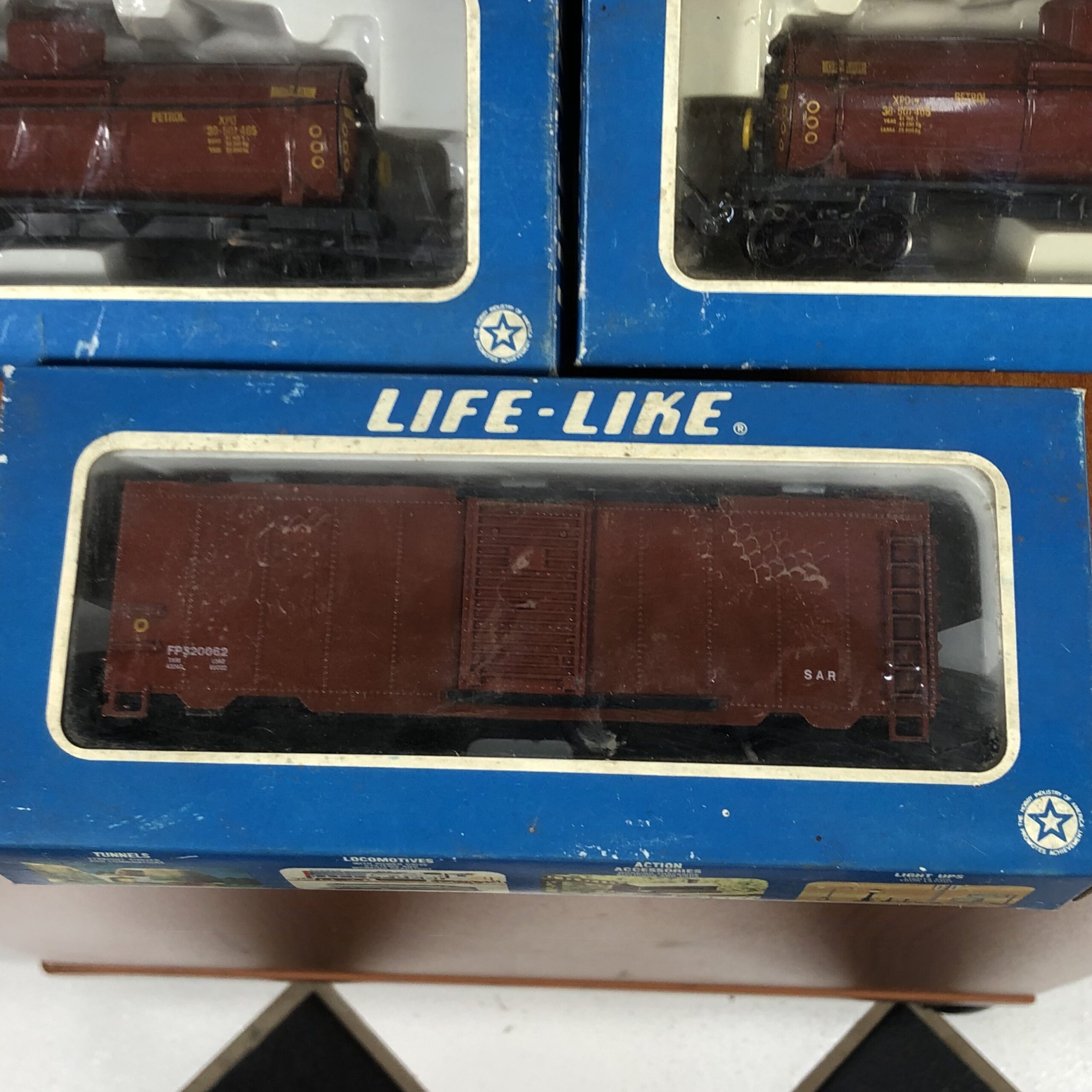 Collection of Vintage Life-Like Model Trains (Made in Hong Kong) - Image 7