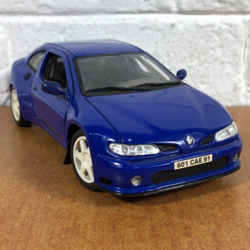 Renault  Megane Maxi (1:18)