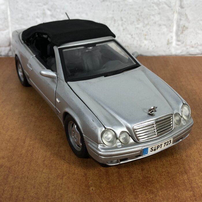 Mercedes-Benz CLK (1:18)