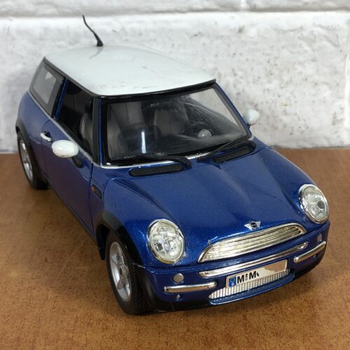2001 Mini Cooper (1:18)