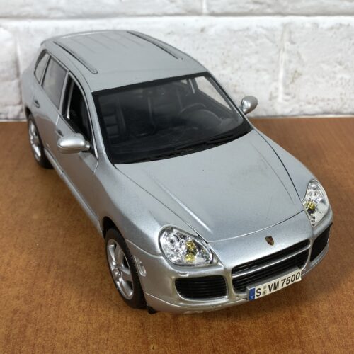 Porsche Cayenne Turbo (1:18)