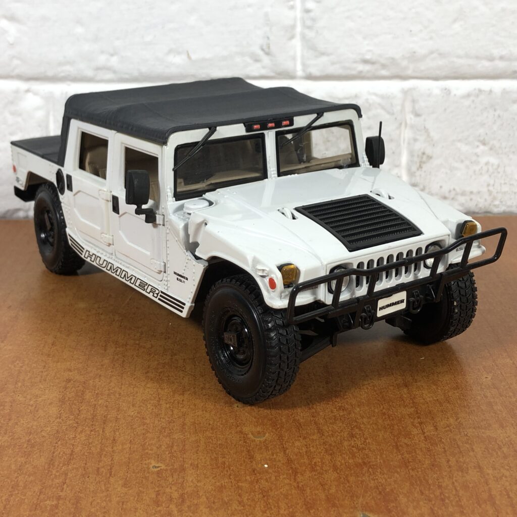 Hummer ~ Made In Thailand (1:18)