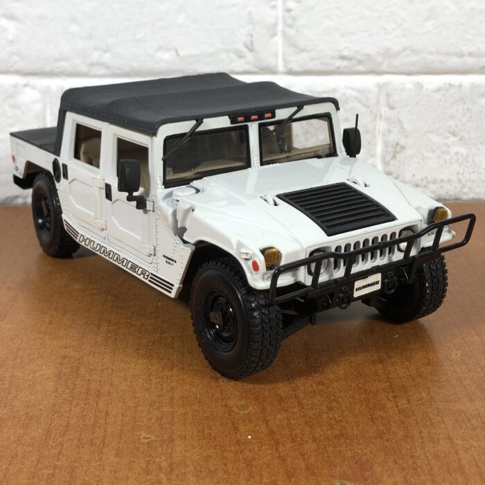 Hummer ~ Made In Thailand (1:18)