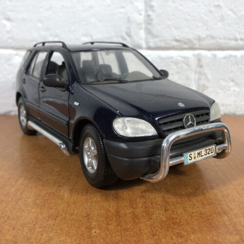 Mercedes-Benz ML 320 ~ Made In Thailand (1:18)