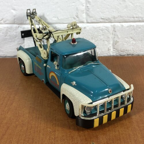 1956 Ford F-100 Tow Truck (1:18)