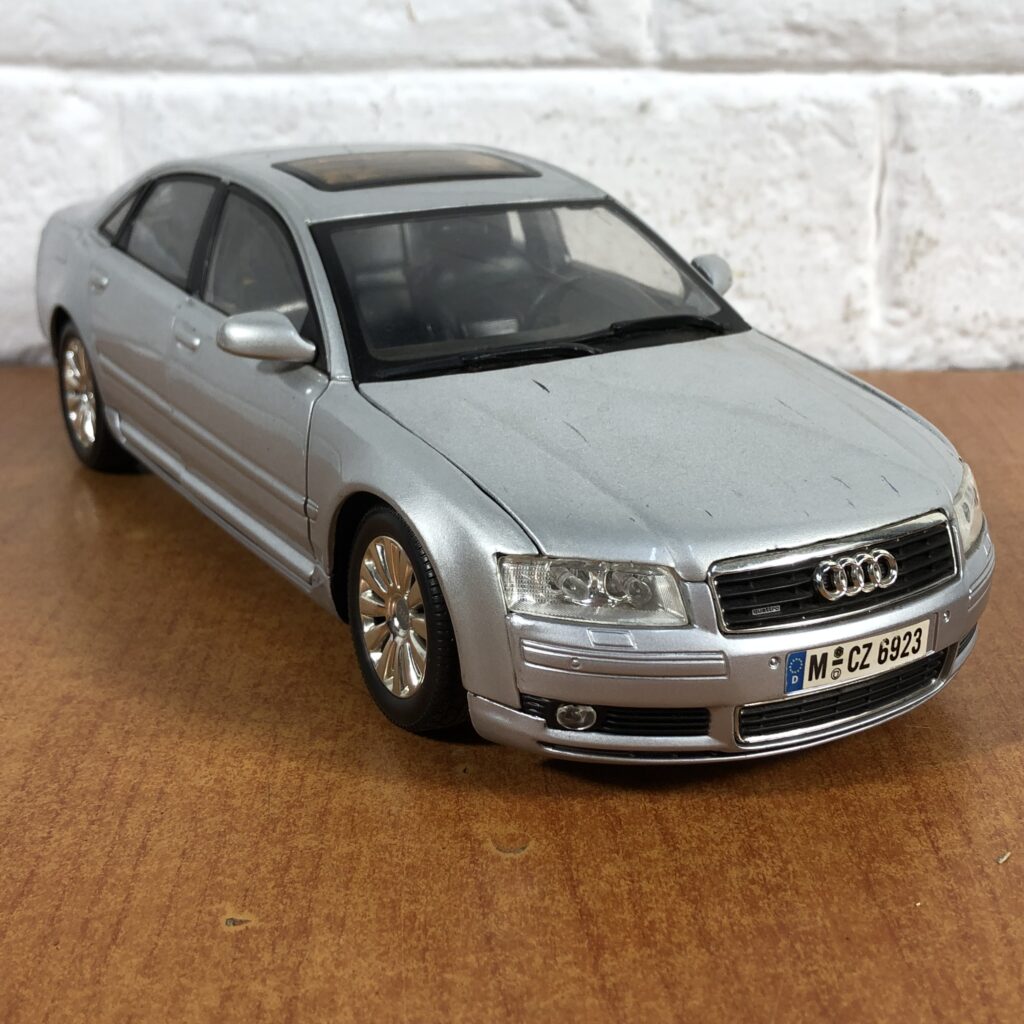 Audi A8 (1:18)